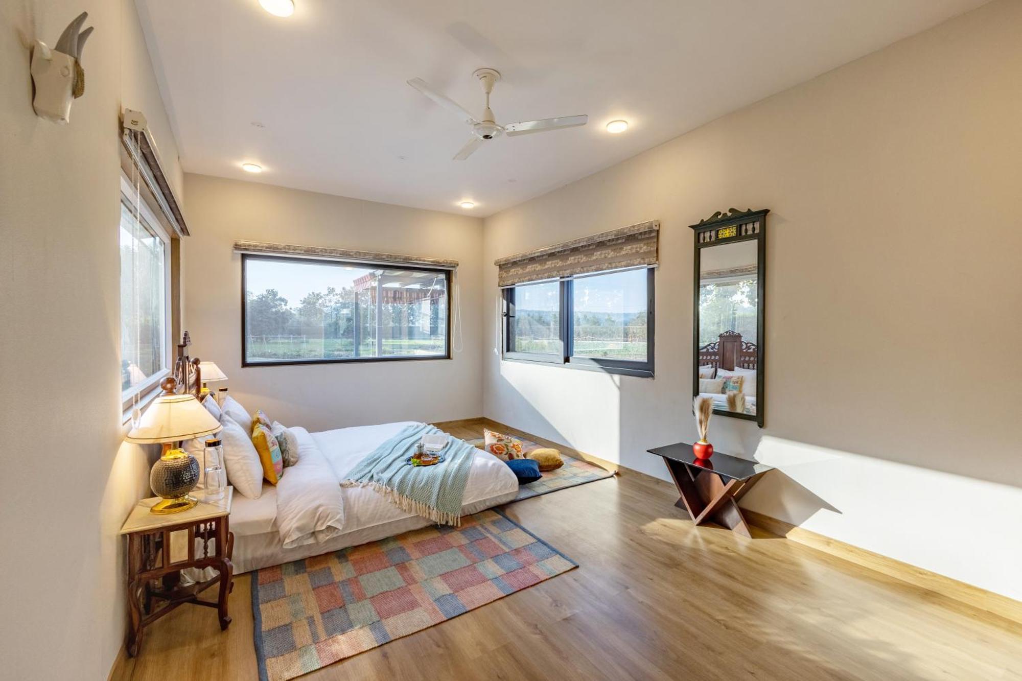 Вілла Elivaas Hidden Oasis 4Bhk With Pool, Mud House & Container House Dhauj Екстер'єр фото
