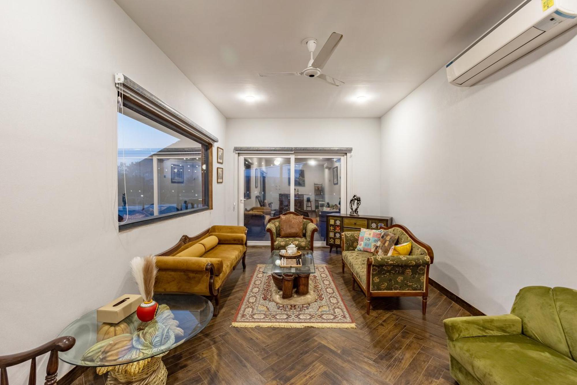 Вілла Elivaas Hidden Oasis 4Bhk With Pool, Mud House & Container House Dhauj Екстер'єр фото
