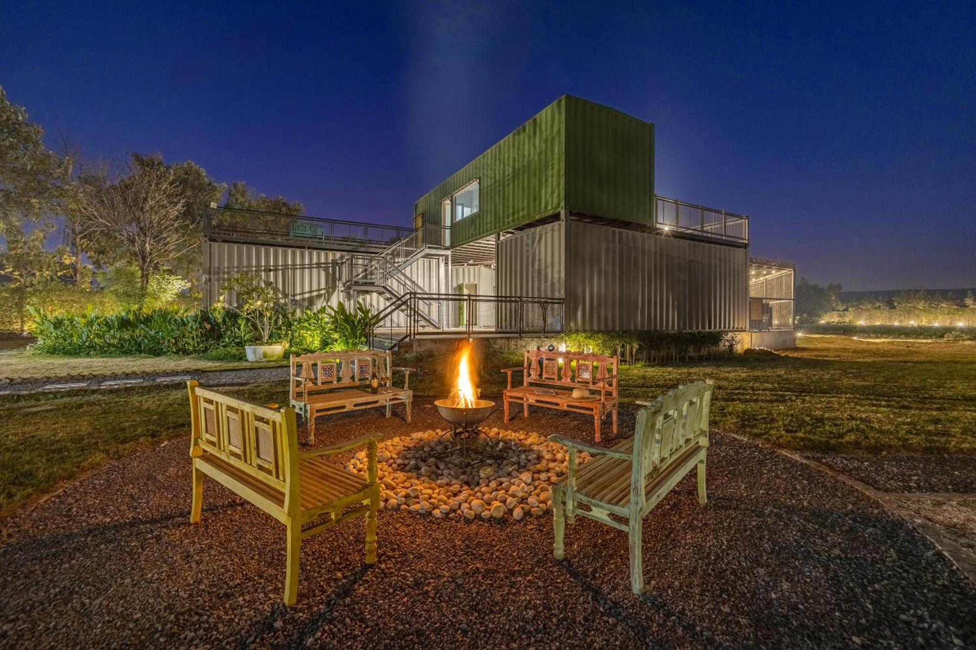 Вілла Elivaas Hidden Oasis 4Bhk With Pool, Mud House & Container House Dhauj Екстер'єр фото